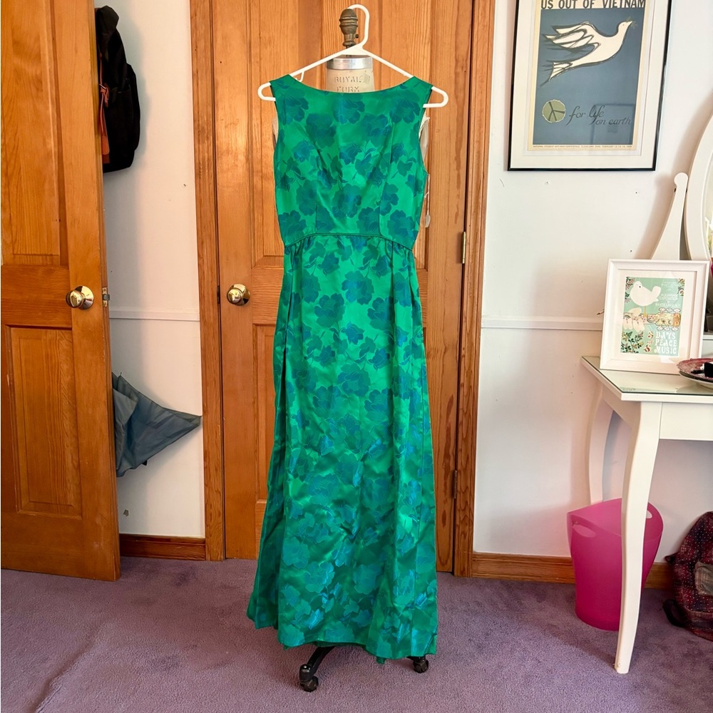 Vintage 1960’s Green/Blue jacquard-fabric women’s sleeveless evening dress.